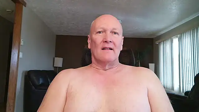 Snapshot of BasicAnt chatting on January 13, 4:34 pm BasicAnt online show from January 13, 4:34 pm