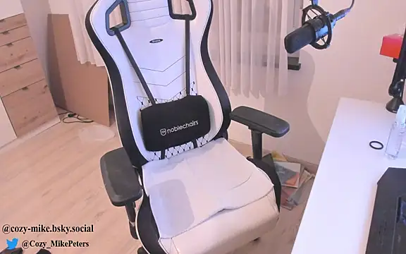 cozy-mike online show from April 5, 11:13 pm