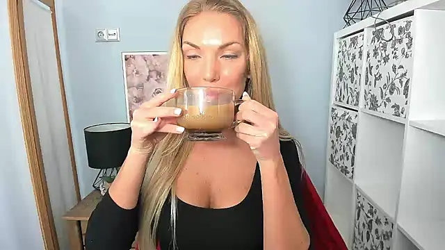 AulloraHoney online show from January 23, 11:48 am