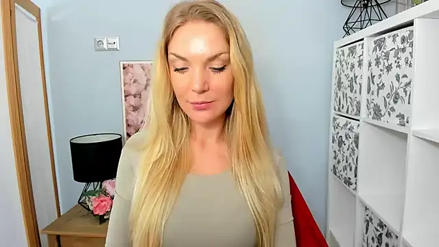 AulloraHoney online show from January 27, 10:06 am