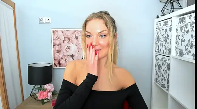 AulloraHoney online show from February 24, 7:41 pm