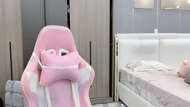 ANNA102 online show from February 16, 7:59 am