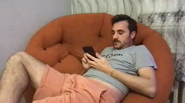 Snapshot of Consensustr chatting on January 1, 7:43 pm Consensustr online show from January 1, 7:43 pm