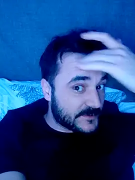 Snapshot of Consensustr chatting on February 6, 9:07 pm Consensustr online show from February 6, 9:07 pm