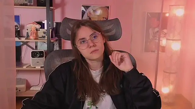 Snapshot of _AnnaStark_ chatting on June 12, 7:02 pm AnnaStark online show from June 12, 7:02 pm
