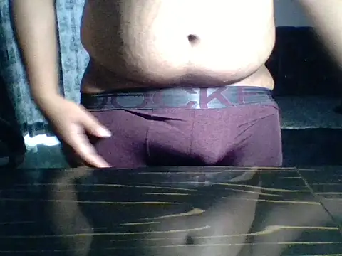 Snapshot of Wildguycums chatting on November 4, 5:56 pm Wildguycums online show from November 4, 5:56 pm