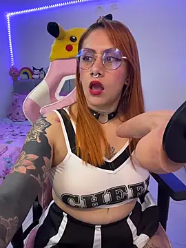 Luna Paris  online show from April 17, 11:19 pm