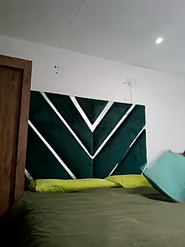 Snapshot of SweetAppleCandyxx chatting on December 18, 6:52 am SweetAppleCandyxx online show from December 18, 6:52 am