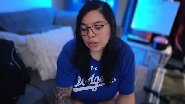 drizzypeach602 online show from May 6, 3:13 am