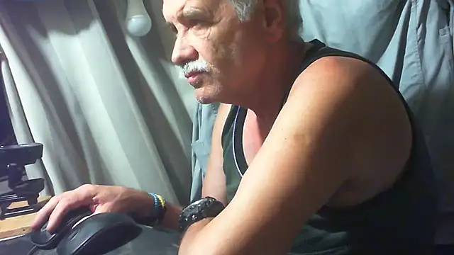 nonnomaturobisex online show from September 15, 4:40 pm