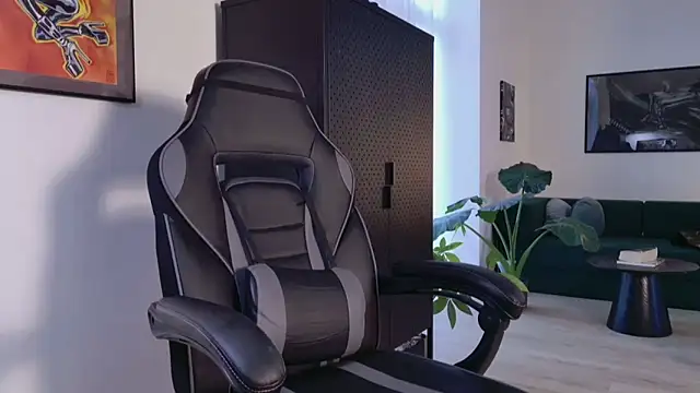 Snapshot of Rubbernina chatting on February 16, 3:52 pm Rubbernina online show from February 16, 3:52 pm