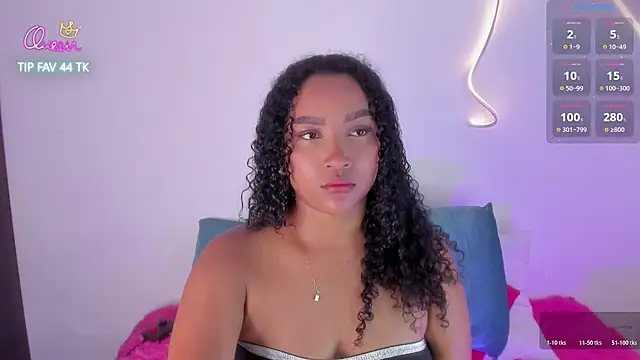 Snapshot of cloe_25 chatting on February 26, 11:26 pm cloe 25 online show from February 26, 11:26 pm