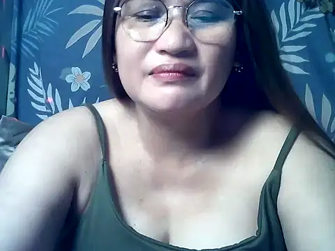 Snapshot of Amazing_Angel22 chatting on May 11, 11:35 pm Amazing Angel22 online show from May 11, 11:35 pm