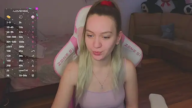 CyrilaPuff online show from January 11, 4:48 am