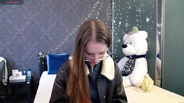 KateJonson online show from March 18, 1:14 pm