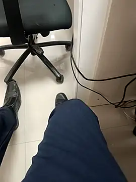 Desi Londa 143 online show from March 13, 6:37 am