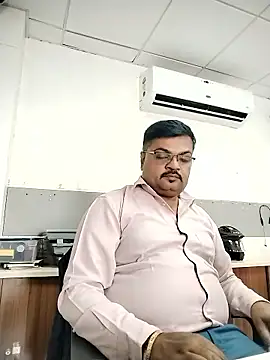 Desi Londa 143 online show from January 13, 8:52 am