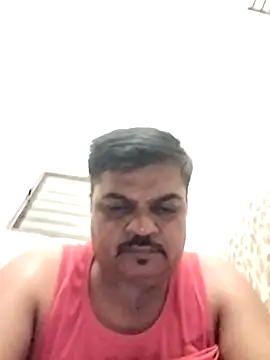 Snapshot of Desi_Londa_143 chatting on May 8, 7:19 pm Desi Londa 143 online show from May 8, 7:19 pm
