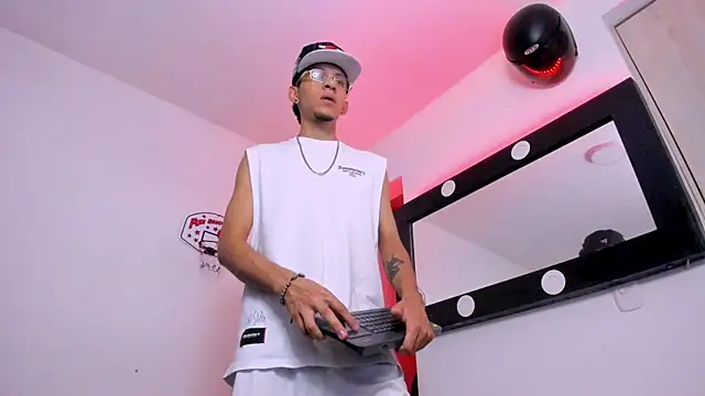 Samuel Suarez online show from July 9, 3:10 am