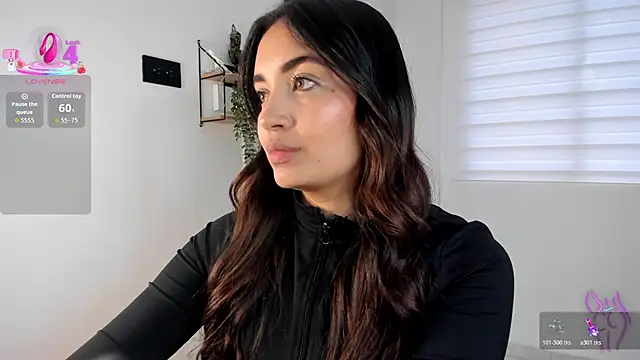 aisha es online show from May 25, 9:21 pm