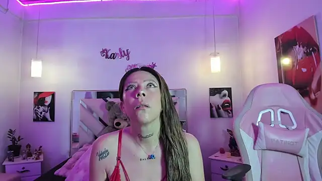 Karly moon online show from May 29, 10:30 pm