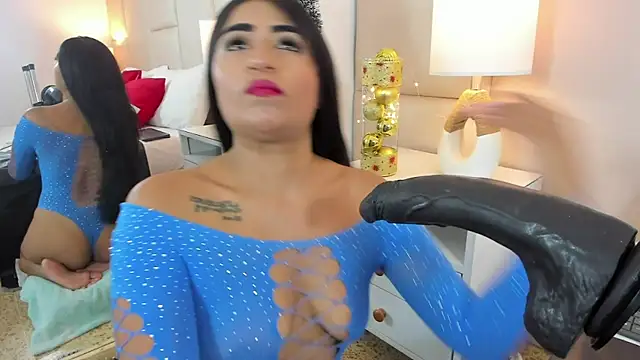 AntoniaRoss  online show from December 10, 8:27 pm