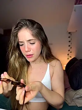 ShelbyHagen online show from March 11, 2:28 am