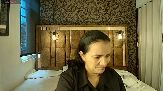 Snapshot of MarilynMiilf_ chatting on June 12, 7:24 pm MarilynMiilf online show from June 12, 7:24 pm