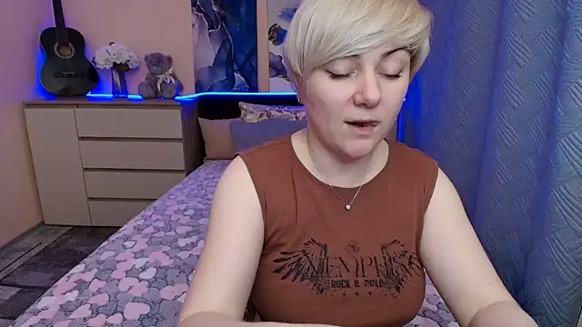 BlondPearl online show from May 25, 7:53 pm
