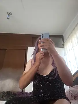 karlaalva online show from May 14, 1:51 pm