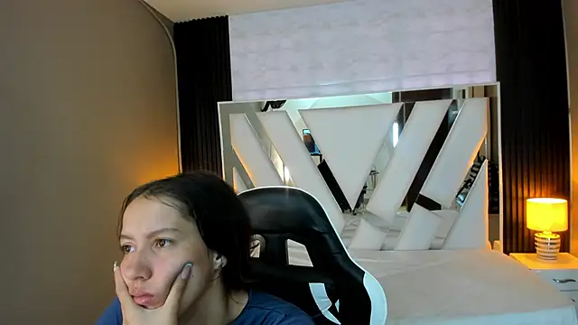 Linda4Petite online show from January 18, 2:21 pm