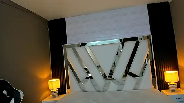 Linda4Petite online show from February 10, 6:12 pm