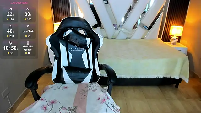 Linda4Petite online show from April 25, 7:11 pm