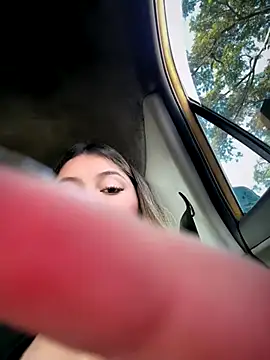 Snapshot of lunablossom_ chatting on December 13, 9:31 pm lunablossom online show from December 13, 9:31 pm