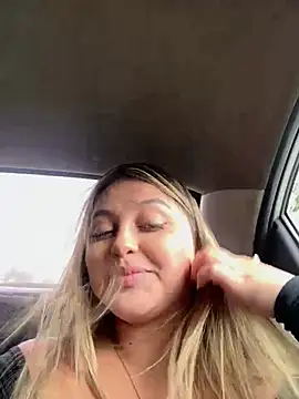 Snapshot of lunablossom_ chatting on January 16, 8:57 pm lunablossom online show from January 16, 8:57 pm