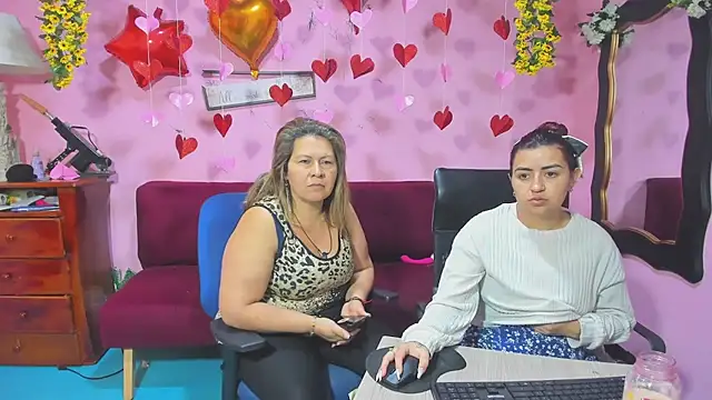 lesbiancuple online show from February 11, 11:59 am