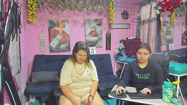 lesbiancuple online show from May 28, 12:24 pm