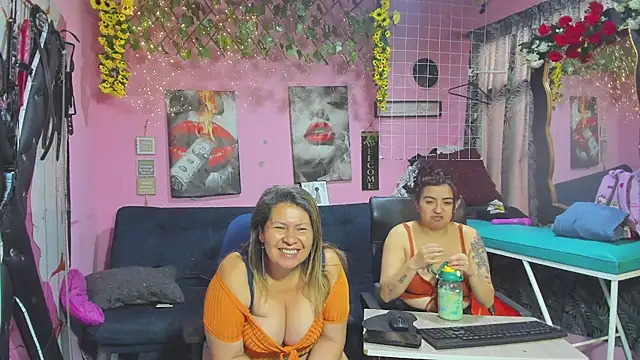 lesbiancuple online show from May 29, 12:25 pm
