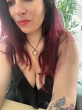 LunaMoongirl online show from May 7, 9:47 am