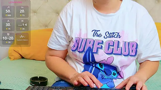 KarinaNoir online show from October 30, 4:36 am