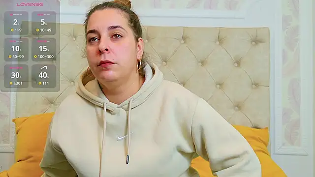 KarinaNoir online show from November 6, 3:40 am