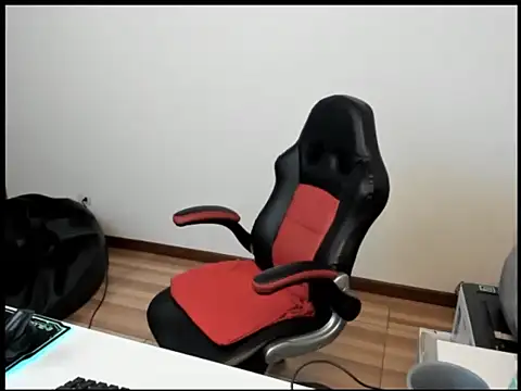 kayortiiz online show from February 21, 1:00 am