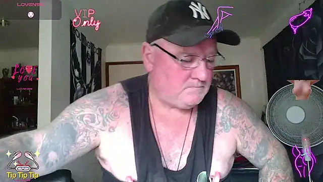Snapshot of HOTANAL chatting on May 16, 2:19 am HOTANAL online show from May 16, 2:19 am