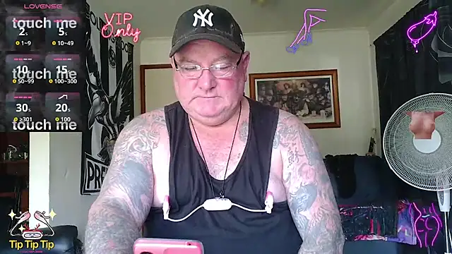 Snapshot of HOTANAL chatting on May 19, 1:56 am HOTANAL online show from May 19, 1:56 am