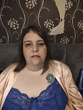 HouseWifeWhore Milf online show from June 21, 9:06 pm