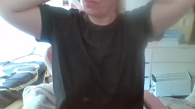 BondageGirl35 online show from March 25, 4:46 pm