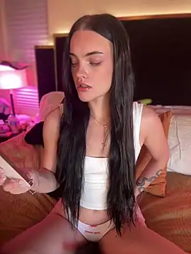 Snapshot of KarissaChantelle chatting on June 20, 3:59 pm KarissaChantelle online show from June 20, 3:59 pm