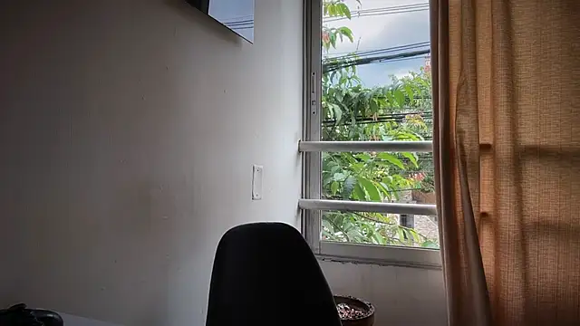 romeolovedark online show from April 2, 9:34 pm