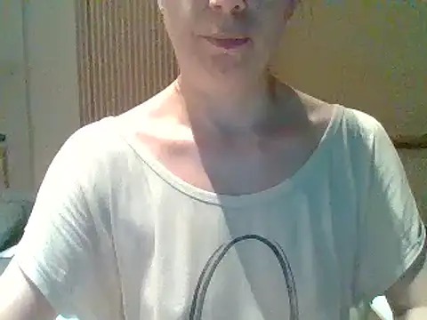 Moi Lina online show from August 2, 9:24 pm