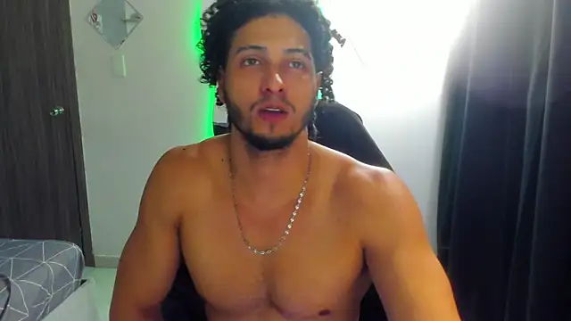 Snapshot of Kris_Khalifa69 chatting on June 9, 2:01 am Kris Khalifa69 online show from June 9, 2:01 am